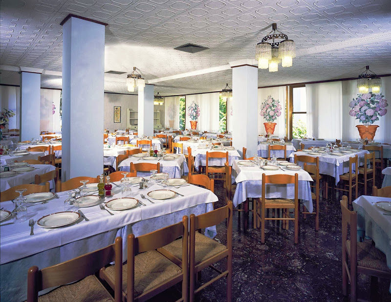 Hotel Bolivar Лидо ди Йезоло Екстериор снимка