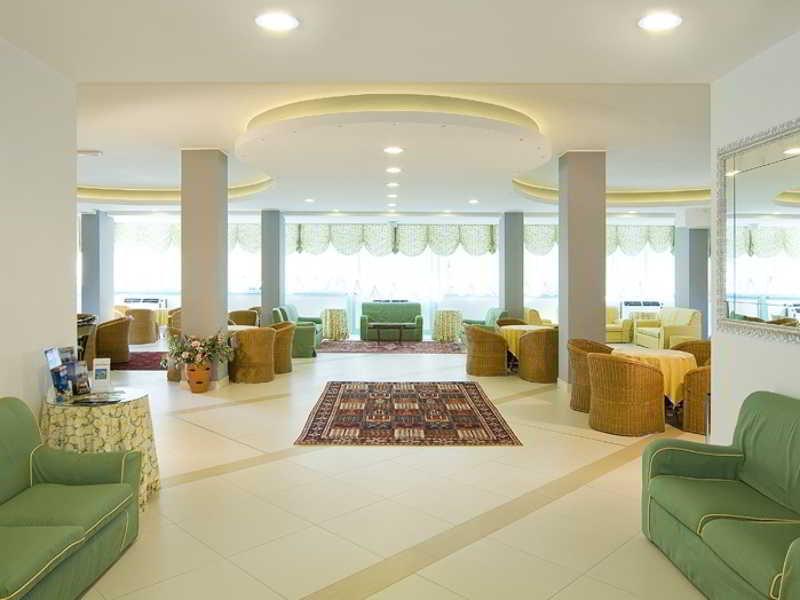 Hotel Bolivar Лидо ди Йезоло Екстериор снимка